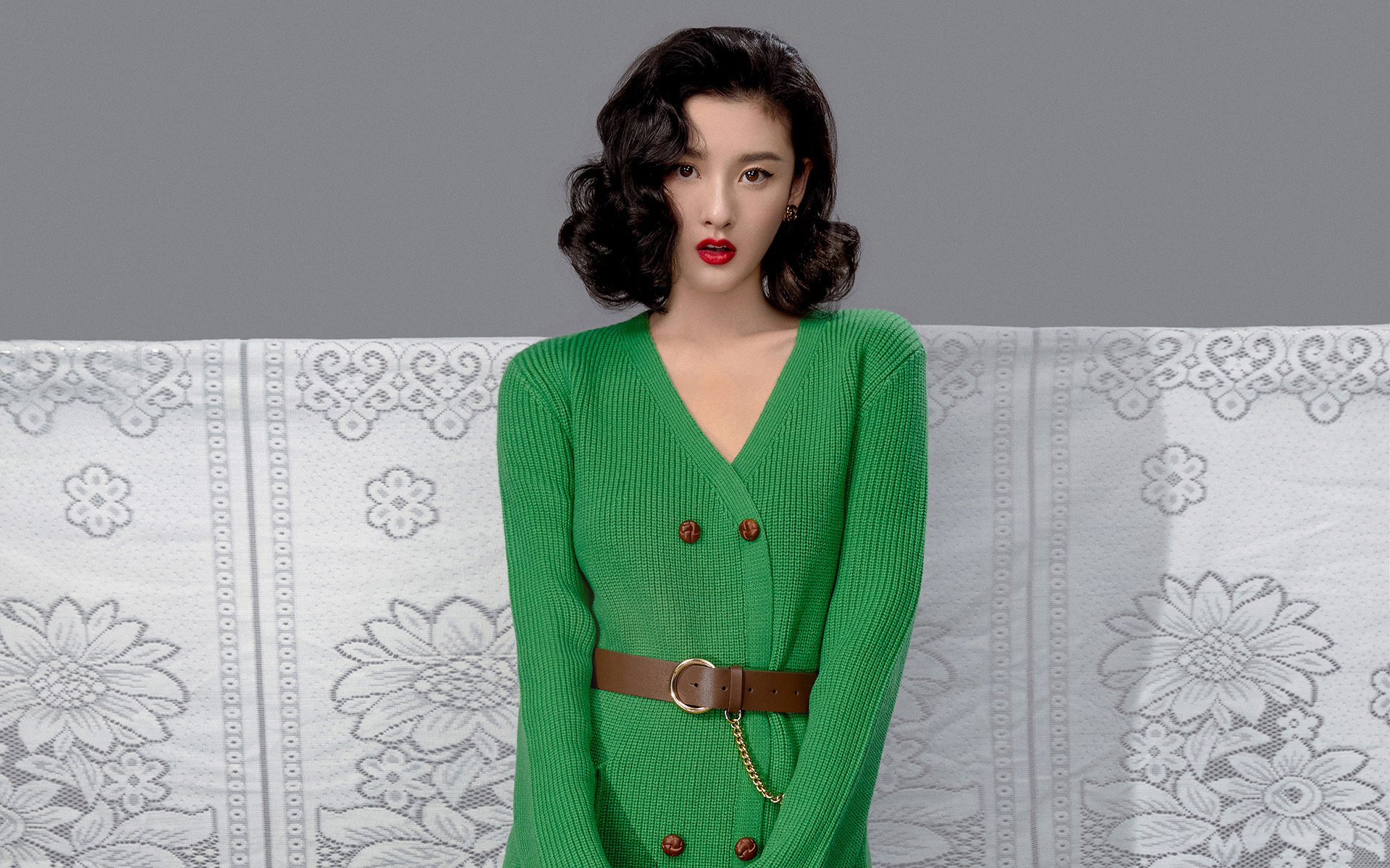 极速世界与绿茵场的算法围城，新赛季的命运，靠科技还是心跳？